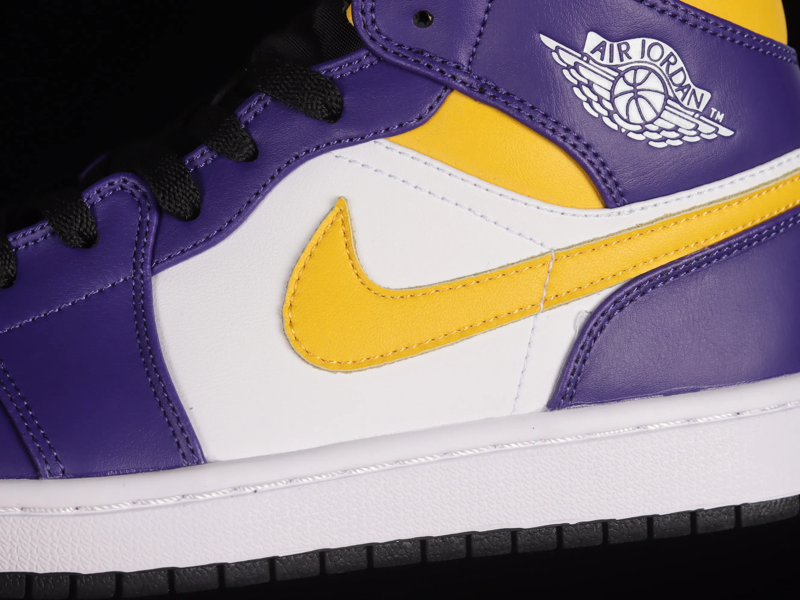 All categories Air Jordan Jordan series basketball shoes Air Jordan 1 Mid Air Jordan 1 Mid "Lakers" AJ1 Joe 1 Lakers color matching Zhongbang basketball shoes DQ8426-517